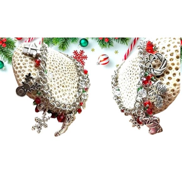 Christmas Charm Bracelet New Rudolph Stocking Wreath Snowflake Gift Pres… - Picture 6 of 11